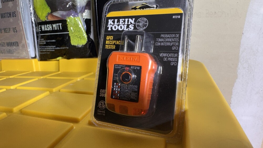Klein Tools RT210 GFCI Receptacle Outlet Tester CAT II 300V LED Orange/Black